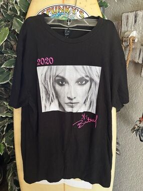 Black 2020 Graphic Tee - Women's Short Sleeve Top
